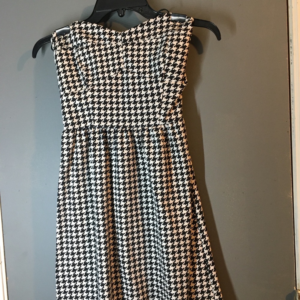 Snap Houndstooth Strapless Dress
